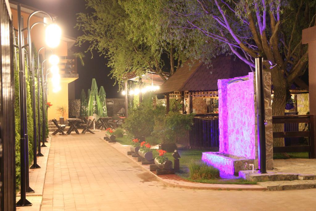 Rixo'S Guesthouse Cîrcea Εξωτερικό φωτογραφία