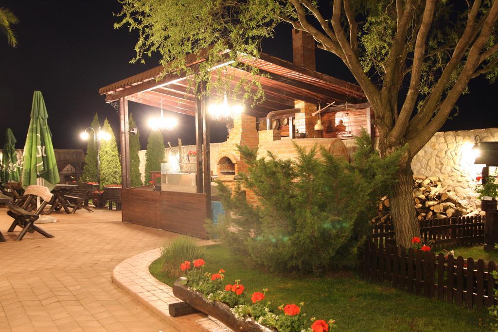 Rixo'S Guesthouse Cîrcea Εξωτερικό φωτογραφία