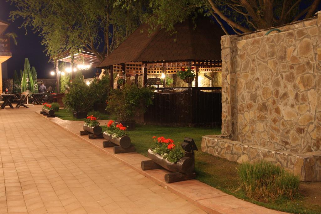 Rixo'S Guesthouse Cîrcea Εξωτερικό φωτογραφία